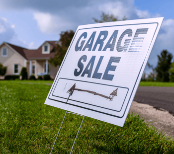 How to Organize a Successful Garage Sale Sign image