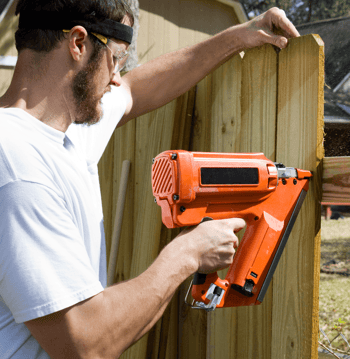How to Properly Fence Your New Home Build Installing Fence image